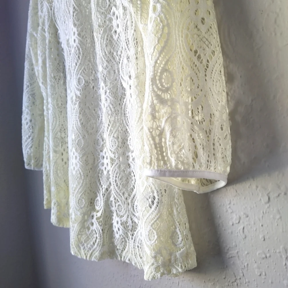 Valerie Stevens Lace Cream Off White Top Tunic size L